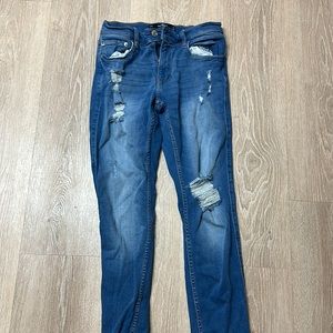 ⭐️Hollister California Ripped Skinny Jeans⭐️